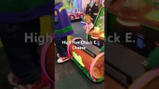 High five Chuck E. Cheese #kids #chuckecheese