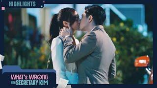 Brandon gives Kim a goodbye kiss | What's Wrong With Secretary Kim