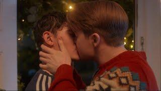 Nick & Charlie - Kiss Scene [Heartstopper Season 3]