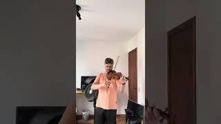 Tocando Mozart pela primeira vez. Lacrimosa.